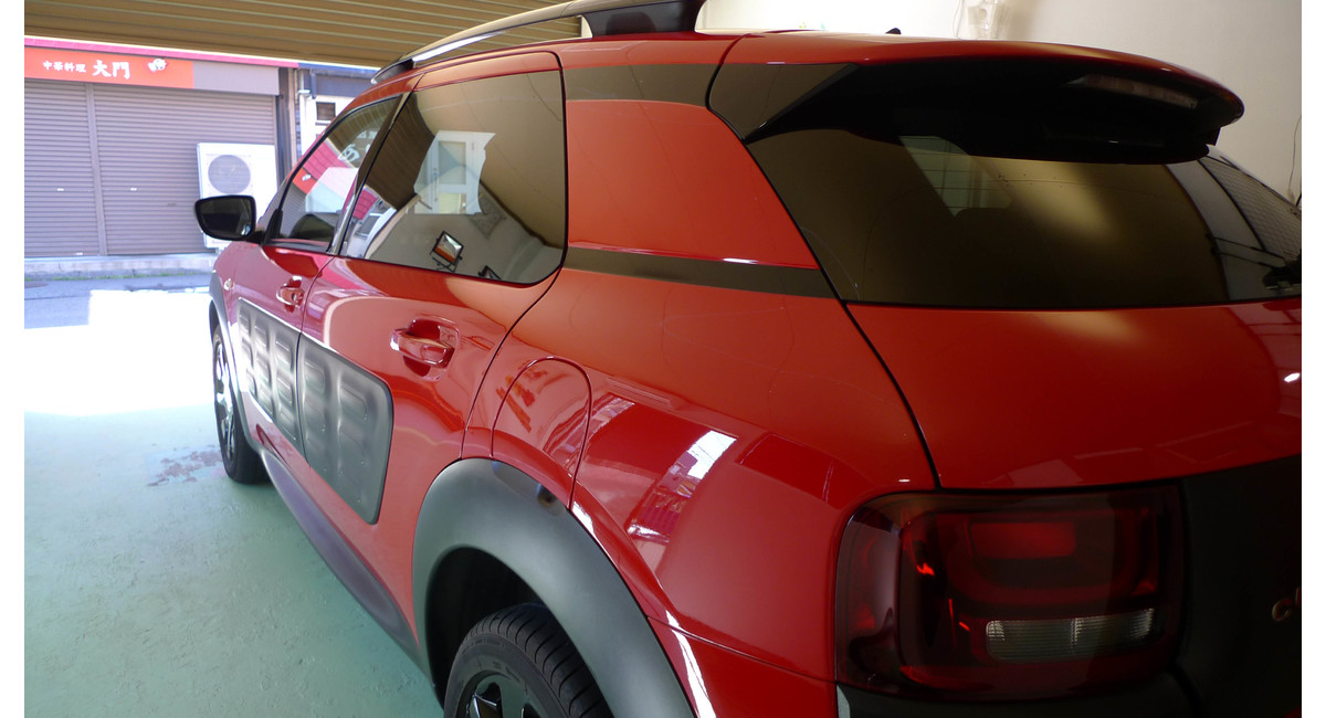 シトロエンＣ4カクタスにバリアクリスタルファースト