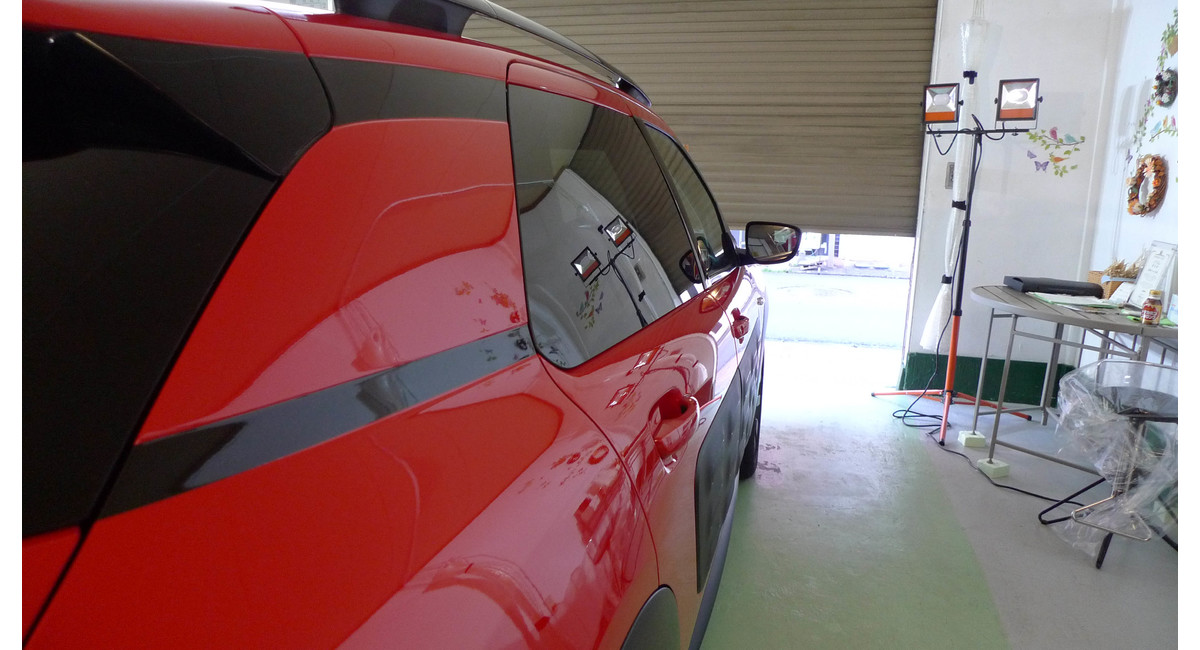 シトロエンＣ4カクタスにバリアクリスタルファースト