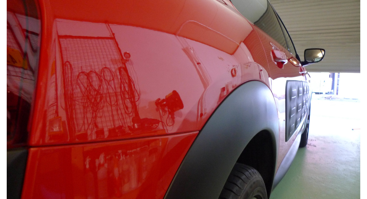 シトロエンＣ4カクタスにガラスコーティング