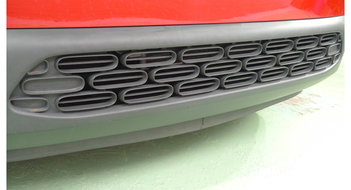 シトロエンフロントバンパーの白濁化