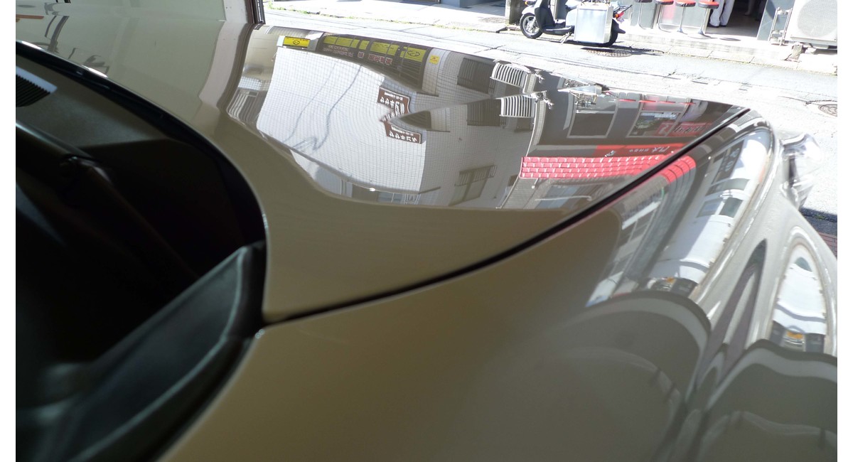 ランドクルーザープラドのボンネット