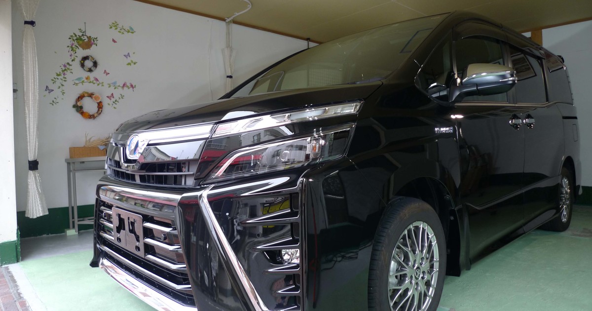 ヴォクシーにガラスコーティング | 東京の車コーティング専門店創業
