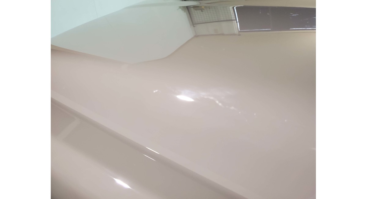 ボンネットのこすり傷