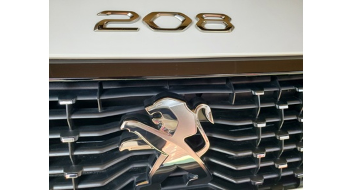 プジョー208