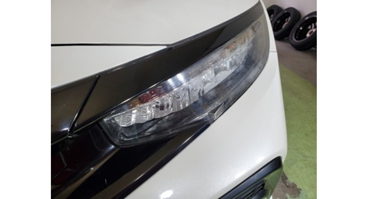 ヘッドライトのキズ