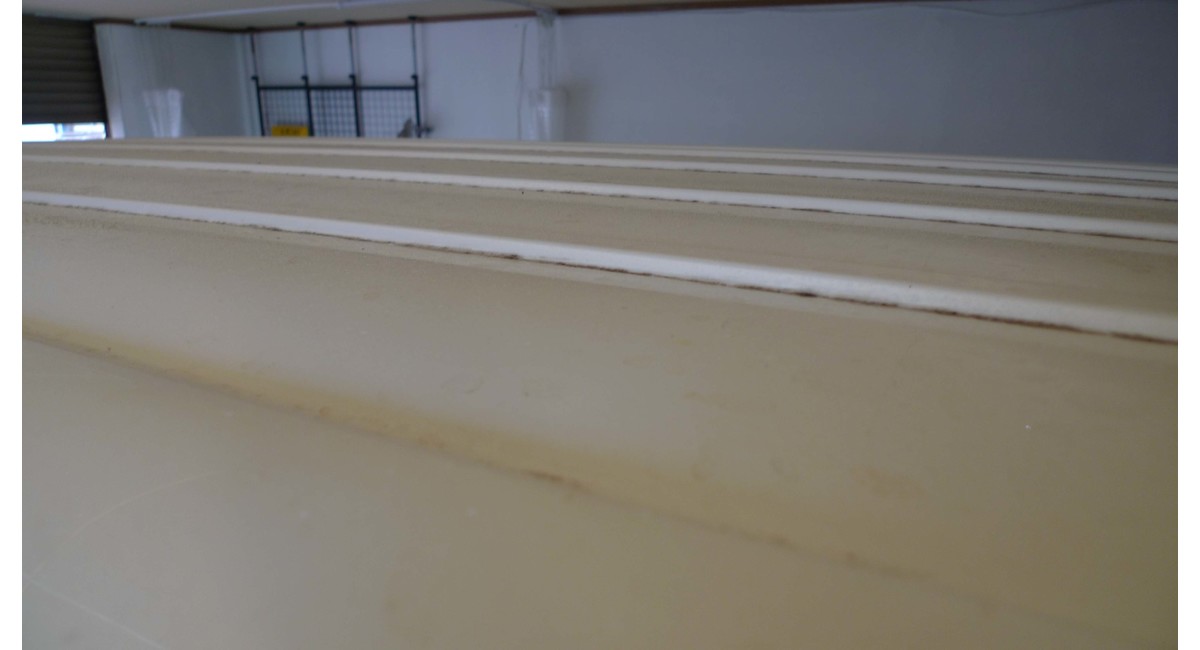 ルーフに樹液が混じった土埃